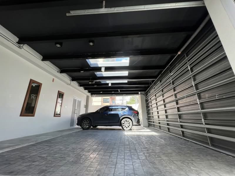 ใหเชาบานเดยว โซนลาดพราว-จตจกร, Bangkok, Jom Phon, Chatuchak, Bangkok, 5 Bedrooms, 440 sqm, Single Detached House For Rent, by Forty-Six Real Estate Group, 500462928 - DDproperty.com