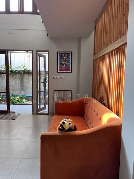 Two-story detached house for rent, corner unit, 2 bedrooms, at Chokchai 4 Soi 78, กรุงเทพ, ลาดพร้าว, ลาดพร้าว, กรุงเทพ, 350 ตร.ม., บ้านเดี่ยว ให้เช่า, โดย Charinthip Phungalong, 500463033 - DDproperty.com