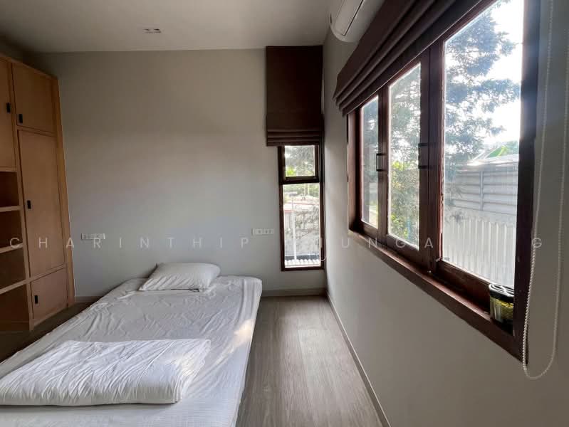 Two-story detached house for rent, corner unit, 2 bedrooms, at Chokchai 4 Soi 78, กรุงเทพ, ลาดพร้าว, ลาดพร้าว, กรุงเทพ, 350 ตร.ม., บ้านเดี่ยว ให้เช่า, โดย Charinthip Phungalong, 500463033 - DDproperty.com