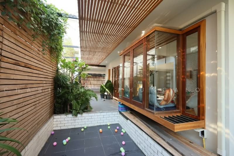 Two-story detached house for rent, corner unit, 2 bedrooms, at Chokchai 4 Soi 78, Bangkok, Lat Phrao, Bangkok, 2 Bedrooms, 350 sqm, Single Detached House For Rent, by Charinthip Phungalong, 500463033 - DDproperty.com