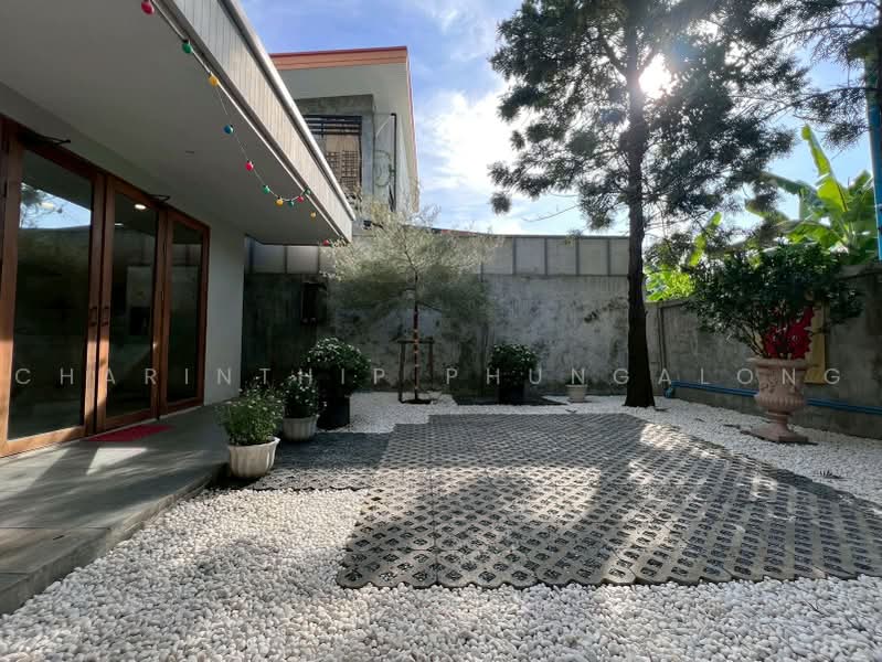Two-story detached house for rent, corner unit, 2 bedrooms, at Chokchai 4 Soi 78, กรุงเทพ, ลาดพร้าว, ลาดพร้าว, กรุงเทพ, 350 ตร.ม., บ้านเดี่ยว ให้เช่า, โดย Charinthip Phungalong, 500463033 - DDproperty.com