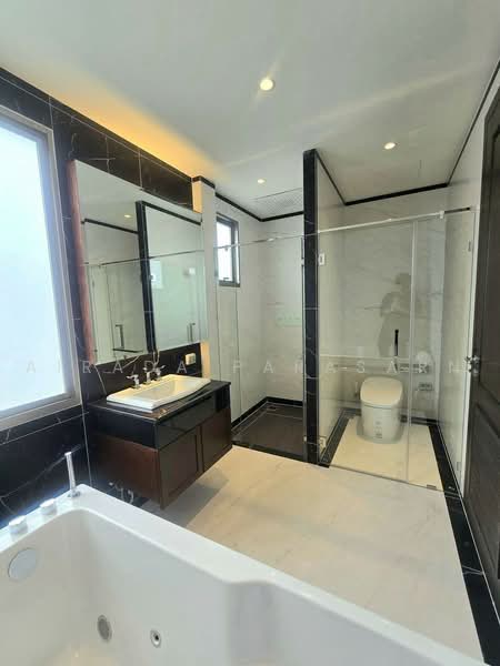 Perfect Masterpiece Sukhumvit 77, Samut Prakan, Soi Mu Ban Perfect Place Sukhumvit 77, Rachathewa, Bang Plee, Samut Prakan, 4 Bedrooms, 360 sqm, Single Detached House For Sale, by Airada Parasarn, 500463060 - DDproperty.com