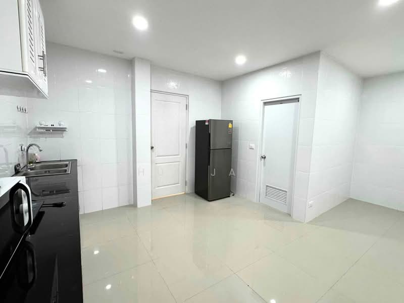 ทาวนเฮาส ใหเชา หางจาก BTS ออนนช 400 เมตร (SPSJP551), กรุงเทพ, สุขุมวิท81, บางจาก, พระโขนง, กรุงเทพ, 140 ตร.ม., ทาวน์เฮ้าส์ ให้เช่า, โดย Khun Jane, 500463110 - DDproperty.com