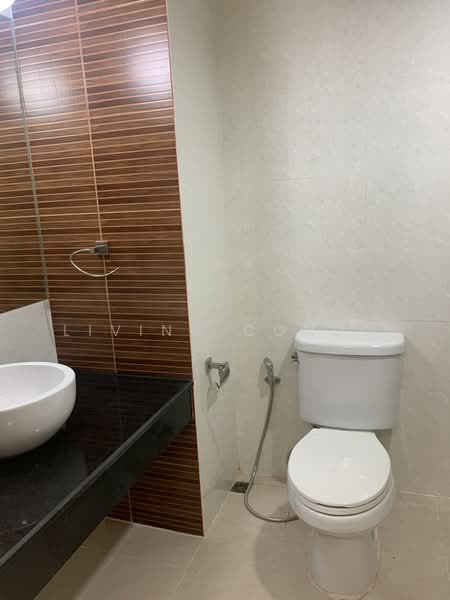 Garden Asoke-Rama 9, Bangkok, Chaturathit Road, Bang Kapi, Huai Khwang, Bangkok, 1 Bedroom, 33 sqm, Condo For Rent, by Living Condo, 500463154 - DDproperty.com