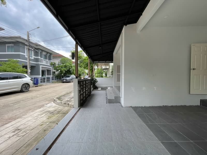 หมู่บ้านพร้อมพัฒน์ 1, Bangkok, Sam Wa Tawan Tok, Khlong Sam Wa, Bangkok, 3 Bedrooms, 140 sqm, Semi-Detached House (Twin House) For Sale, by การุณ ชมภูบุตร, 500463163 - DDproperty.com