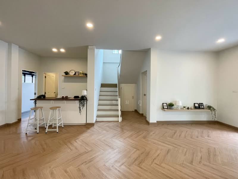 หมู่บ้านพร้อมพัฒน์ 1, Bangkok, Sam Wa Tawan Tok, Khlong Sam Wa, Bangkok, 3 Bedrooms, 140 sqm, Semi-Detached House (Twin House) For Sale, by การุณ ชมภูบุตร, 500463163 - DDproperty.com