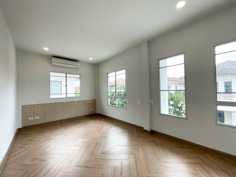 หมู่บ้านพร้อมพัฒน์ 1, Bangkok, Sam Wa Tawan Tok, Khlong Sam Wa, Bangkok, 3 Bedrooms, 140 sqm, Semi-Detached House (Twin House) For Sale, by การุณ ชมภูบุตร, 500463163 - DDproperty.com