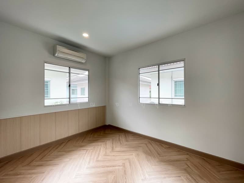 หมู่บ้านพร้อมพัฒน์ 1, Bangkok, Sam Wa Tawan Tok, Khlong Sam Wa, Bangkok, 3 Bedrooms, 140 sqm, Semi-Detached House (Twin House) For Sale, by การุณ ชมภูบุตร, 500463163 - DDproperty.com