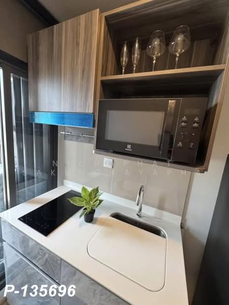 Aspire Onnut Station, Bangkok, Sukhumvit Road, Phra Kanong, Khlong Toei, Bangkok, 1 Bedroom, 30 sqm, Condo For Rent, by Nichaphat Sakunchayapha, 500463185 - DDproperty.com