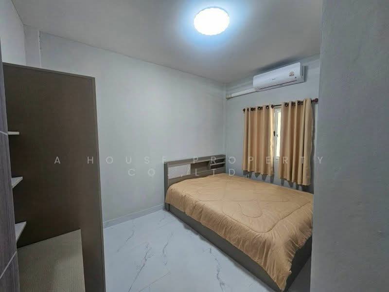 Resale townhouses, newly renovated, on Nong Yai Bu - Sriracha road, Chon Buri (Pattaya), Surasak, Si Racha, Chon Buri (Pattaya), 2 Bedrooms, 72 sqm, Townhouse For Sale, by A House Property Co.,Ltd., 500463186 - DDproperty.com