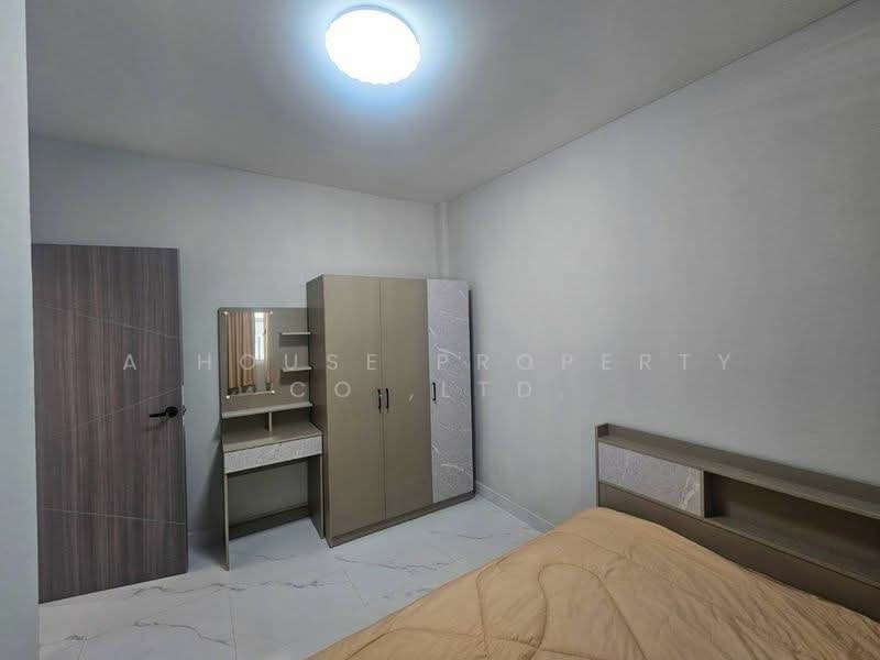 Resale townhouses, newly renovated, on Nong Yai Bu - Sriracha road, Chon Buri (Pattaya), Surasak, Si Racha, Chon Buri (Pattaya), 2 Bedrooms, 72 sqm, Townhouse For Sale, by A House Property Co.,Ltd., 500463186 - DDproperty.com