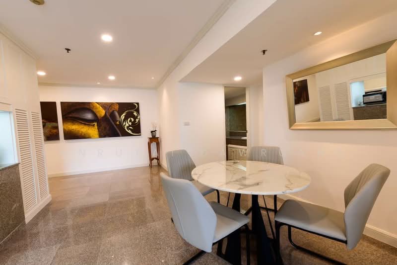 Baan Suanpetch, Bangkok, 18 Soi Sukhumvit 39, Khlong Tan Nua, Watthana, Bangkok, 3 Bedrooms, 137 sqm, Condo For Rent, by Kanrutai Dawruang, 500463190 - DDproperty.com