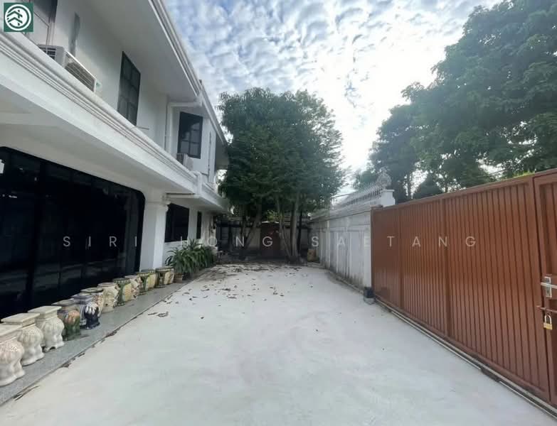 บ้านเดี่ยว 119 ตร.วา ใกล้รถไฟฟ้า 290 เมตร สุขุมวิท ปากน้ำ สมุทรปราการ ราคา 12.8 ล้าน เจ้าของขายเอง, Samut Prakan, บุญศิริ, Pak Nam, Muang Samut Prakarn, Samut Prakan, 6 Bedrooms, 476 sqm, Single Detached House For Sale, by Sirithong Saetang, 500463208 - DDproperty.com
