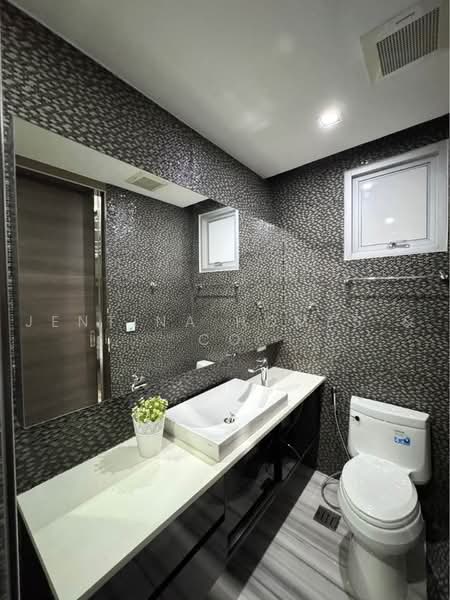 Citi Smart Sukhumvit 18, Bangkok, 366 Soi Sukhumvit 18, Sukhumvit Road, Khlong Toei, Bangkok, 3 Bedrooms, 240 sqm, Condo For Rent, by Jentina Homes & Co, 500463213 - DDproperty.com
