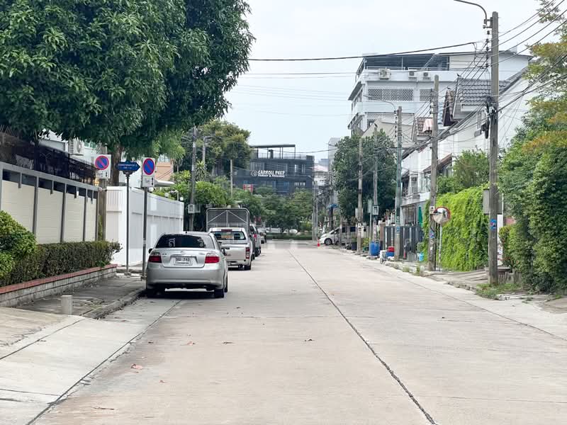 ็Home, Bangkok, Lat Yao, Chatuchak, Bangkok, 5 Bedrooms, 500 sqm, Single Detached House For Sale, by ภัสสร์ปภา นิลคช, 500463235 - DDproperty.com