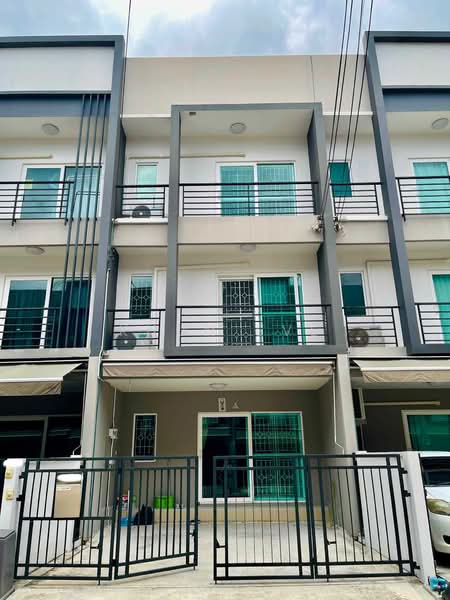 Baan Klang Muang Suanluang, Bangkok, On Nut Road, Dok Mai, Prawet, Bangkok, 3 Bedrooms, 130 sqm, Townhouse For Rent, by Khun EVE, 500463256 - DDproperty.com