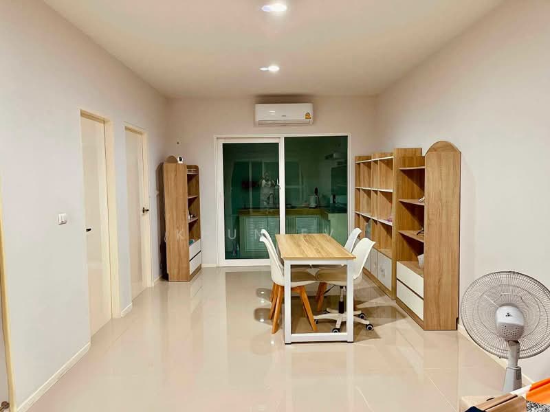 Baan Klang Muang Suanluang, Bangkok, On Nut Road, Dok Mai, Prawet, Bangkok, 3 Bedrooms, 130 sqm, Townhouse For Rent, by Khun EVE, 500463256 - DDproperty.com