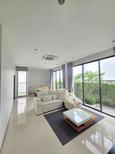 Aerie Srinakarin-Krungthepkreetha, Bangkok, Srinakarin - Romklao Road, Khlong Song Ton Nun, Lat Krabang, Bangkok, 5 Bedrooms, 390 sqm, Single Detached House For Rent, by ขวัญเรือน ดีนาน, 500463288 - DDproperty.com