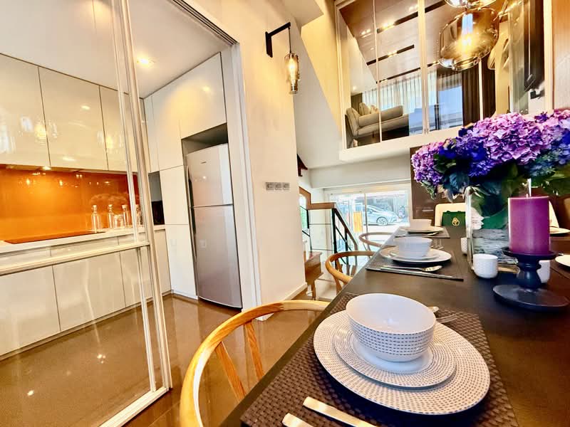 4.5-Story Luxury Townhome at Luxx Ville Sathupradit 12 (Plot A2 - Fully Furnished Show Unit), Bangkok, สาธุประดิษฐ์ 12, Thung Wat Don, Sathon, Bangkok, 3 Bedrooms, 312 sqm, Townhouse For Sale, by ธีรนุช ธีระวาทิน, 500463297 - DDproperty.com