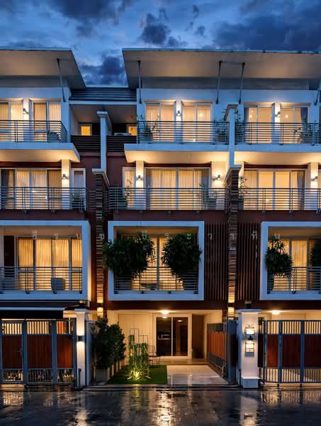 4.5-Story Luxury Townhome at Luxx Ville Sathupradit 12 (Plot A2 - Fully Furnished Show Unit), Bangkok, สาธุประดิษฐ์ 12, Thung Wat Don, Sathon, Bangkok, 3 Bedrooms, 312 sqm, Townhouse For Sale, by ธีรนุช ธีระวาทิน, 500463297 - DDproperty.com