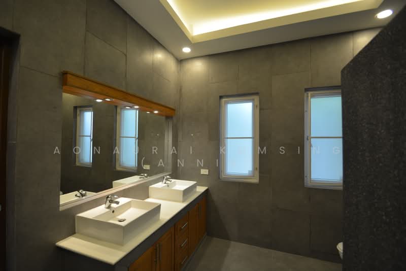Luxury L-Shaped Pool Villa for Sale in Hua Hin Soi 88, Prachuap Khiri Khan, Hua Hin, Prachuap Khiri Khan, 3 Bedrooms, 252 sqm, Single Detached House For Sale, by Aonaurai Kumsing (Annie), 500463302 - DDproperty.com