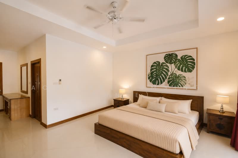 Luxury L-Shaped Pool Villa for Sale in Hua Hin Soi 88, Prachuap Khiri Khan, Hua Hin, Hua Hin, Prachuap Khiri Khan, 3 Bedrooms, 252 sqm, Single Detached House For Sale, by Aonaurai Kumsing (Annie), 500463302 - DDproperty.com