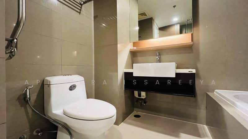 15 Sukhumvit Residences, Bangkok, Soi Sukhumvit 15, Khlongtoei Nua, Watthana, Bangkok, 2 Bedrooms, 65 sqm, Condo For Rent, by Apissara Issareeya, 500463308 - DDproperty.com