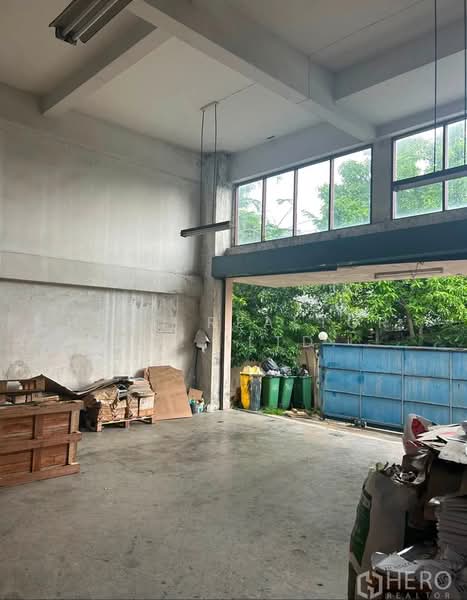 For Rent Warehouse 1,600 sq.m. in Phra Khanong, Bangkok HRE01151, Bangkok, Bang Chak, Phra Khanong, Bangkok, , 1,600 sqm, Warehouse/Factory For Rent, by Hero Realtor Co., Ltd., 500463327 - DDproperty.com