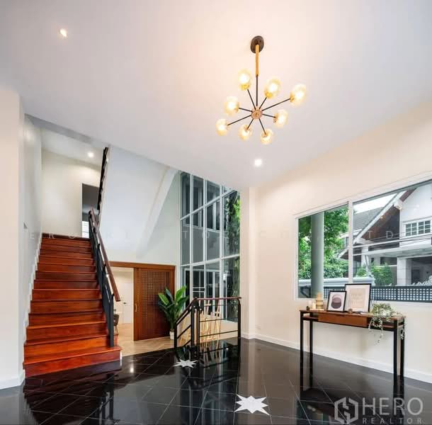 For Rent 5 Bedroom Detached House Near BTS Mochit Bangkok HRE01152, กรุงเทพ, จตุจักร, จตุจักร, กรุงเทพ, 375 ตร.ม., บ้านเดี่ยว ให้เช่า, โดย Hero Realtor Co., Ltd., 500463336 - DDproperty.com