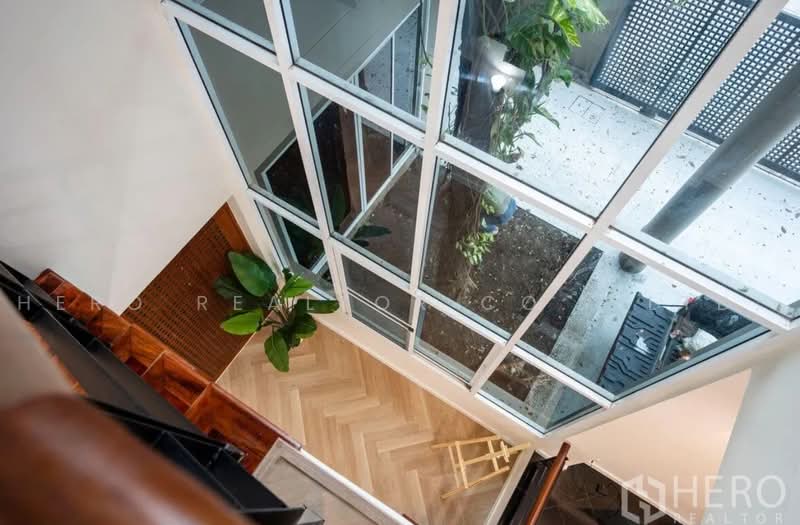 For Rent 5 Bedroom Detached House Near BTS Mochit Bangkok HRE01152, กรุงเทพ, จตุจักร, จตุจักร, กรุงเทพ, 375 ตร.ม., บ้านเดี่ยว ให้เช่า, โดย Hero Realtor Co., Ltd., 500463336 - DDproperty.com