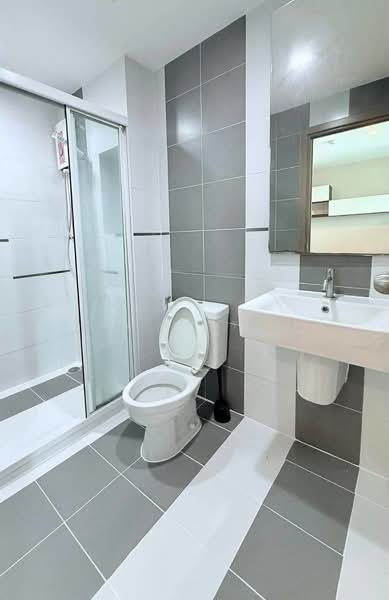 The Base Park East Sukhumvit 77, Bangkok, 99 Soi Pridi Banomyong 2, Phra Kanong Nua, Watthana, Bangkok, 1 Bedroom, 30 sqm, Condo For Rent, by Khun Toey เตย, 500463343 - DDproperty.com