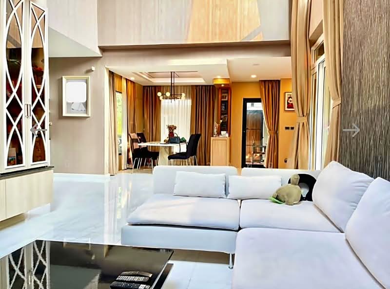 The Gallery House Pattern, Bangkok, 230/145 Lat Phrao, Intersection 31, Jom Phon, Chatuchak, Bangkok, 4 Bedrooms, 458 sqm, Single Detached House For Rent, by Chanitnun Mewongukote, 500463349 - DDproperty.com