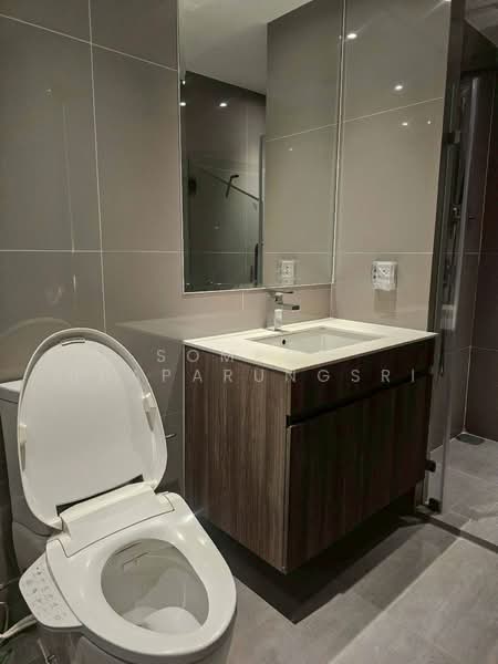 IDEO Mobi Asoke, Bangkok, New Petchaburi Road, Bang Kapi, Huai Khwang, Bangkok, 2 Bedrooms, 61 sqm, Condo For Rent, by Sompob Buaparungsri, 500463367 - DDproperty.com
