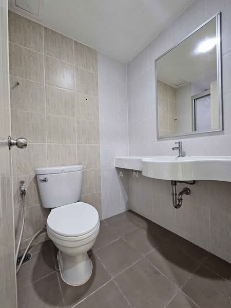 Lumpini Ville Sukhumvit 77-2, Bangkok, On Nut Rd, Suan Luang, Bangkok, 1 Bedroom, 30 sqm, Condo For Sale, by Veera Sawatrangsri, 500463415 - DDproperty.com