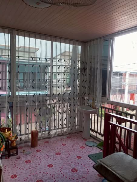 ขายทาวน์เฮ้าส์พร้อมอยู่ โครงการหมู่บ้านตะวันทอง 3 ตั้งอยู่บนถนนเลียบคลองภาษีเจริญฝั่งใต้ เขตหนองแขม, กรุงเทพ, หนองแขม, กรุงเทพ, 160 ตร.ม., ทาวน์เฮ้าส์ ขาย, โดย ณฐาภพ ดลปัญญาเลิศ, 500463429 - DDproperty.com