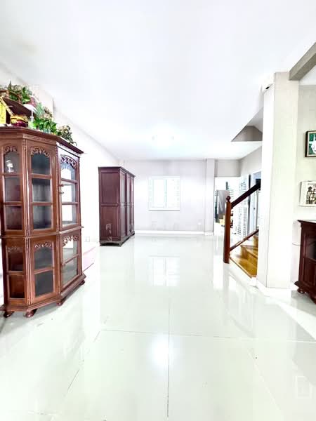 Lio Nov Donmueng-Chaengwattana, Bangkok, Soi Chang Akat Uthit 13, Sanam Bin, Don Mueang, Bangkok, 5 Bedrooms, 114 sqm, Townhouse For Sale, by ศุภรัตน์ ส่องสกาวฟ้า, 500463473 - DDproperty.com