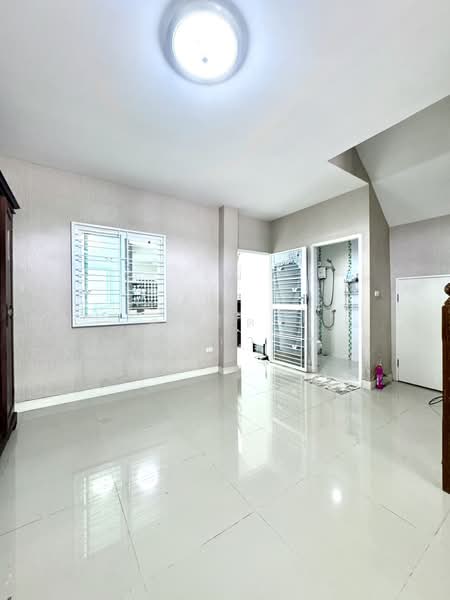 Lio Nov Donmueng-Chaengwattana, Bangkok, Soi Chang Akat Uthit 13, Sanam Bin, Don Mueang, Bangkok, 5 Bedrooms, 114 sqm, Townhouse For Sale, by ศุภรัตน์ ส่องสกาวฟ้า, 500463473 - DDproperty.com