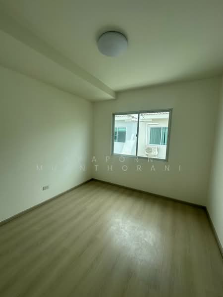 Villaggio Pinklao-Salaya, Nonthaburi, Samretpattana Road, Sala Klang, Bang Kruai, Nonthaburi, 3 Bedrooms, 155 sqm, Semi-Detached House (Twin House) For Sale, by Apaporn Muanthorani, 500463526 - DDproperty.com