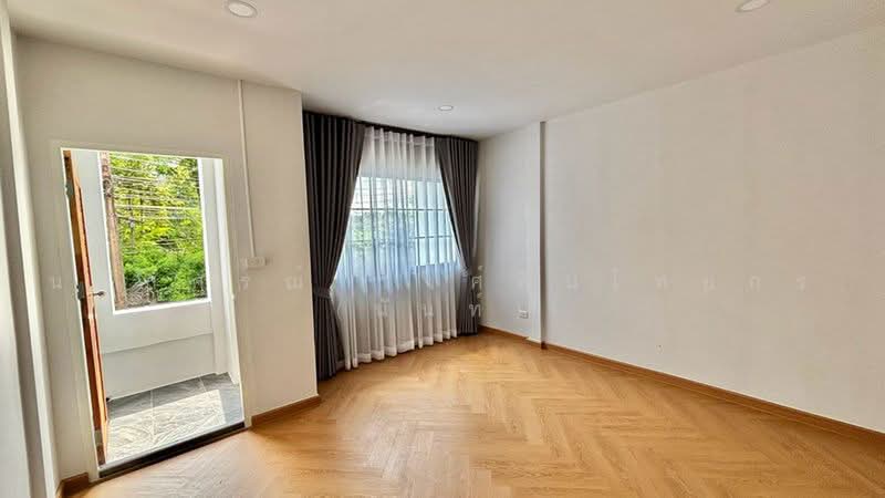 Duang Kamon Soi Phraya Suren 35, Bangkok, 35 Phraya Suren Soi 35, Ramintra Road, Bang Chun, Khlong Sam Wa, Bangkok, 2 Bedrooms, 80 sqm, Townhouse For Sale, by นภัสศรณ์ วงศ์สินไทยกร (นันท์), 500463600 - DDproperty.com