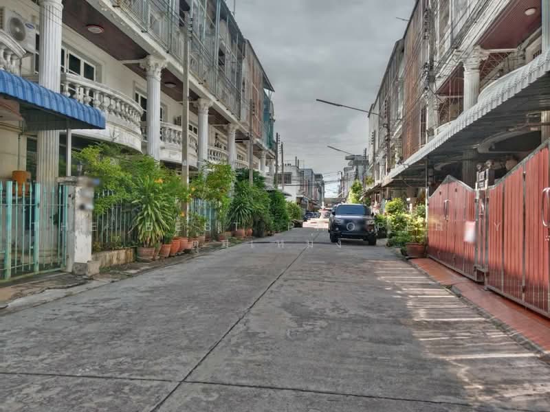 หมู่บ้านปิติวรรณ ปากน้ำโพ นครสวรรค์, Nakhon Sawan, Pak Nam Pho, Muang Nakhon Sawan, Nakhon Sawan, 4 Bedrooms, 143 sqm, Townhouse For Sale, by The Best Property ตุ้มเหม่ง, 500463652 - DDproperty.com
