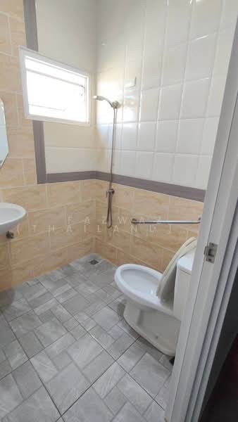 Golden Town 2 Onnut-Pattanakarn, Bangkok, 189 Soi On Nut 65 Yaek 14, Prawet, Bangkok, 4 Bedrooms, 115 sqm, Townhouse For Sale, by Fazwaz (Thailand) Co., Ltd., 500463658 - DDproperty.com
