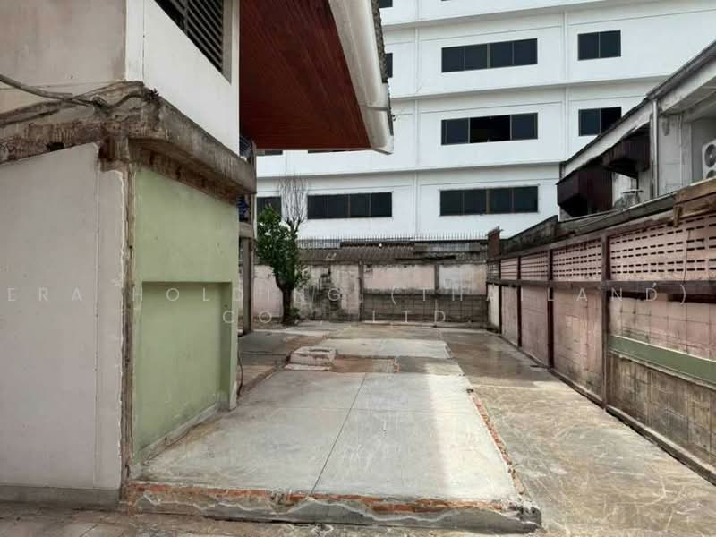 ที่ดินพร้อมบ้านเดี่ยว ทำเลทองสุขุมวิท 71 ปรีดี 14, Bangkok, Phra Kanong Nua, Watthana, Bangkok, 1 Bedroom, 500 sqm, Single Detached House For Rent, by ERA Holding (Thailand) Co., Ltd., 500463684 - DDproperty.com