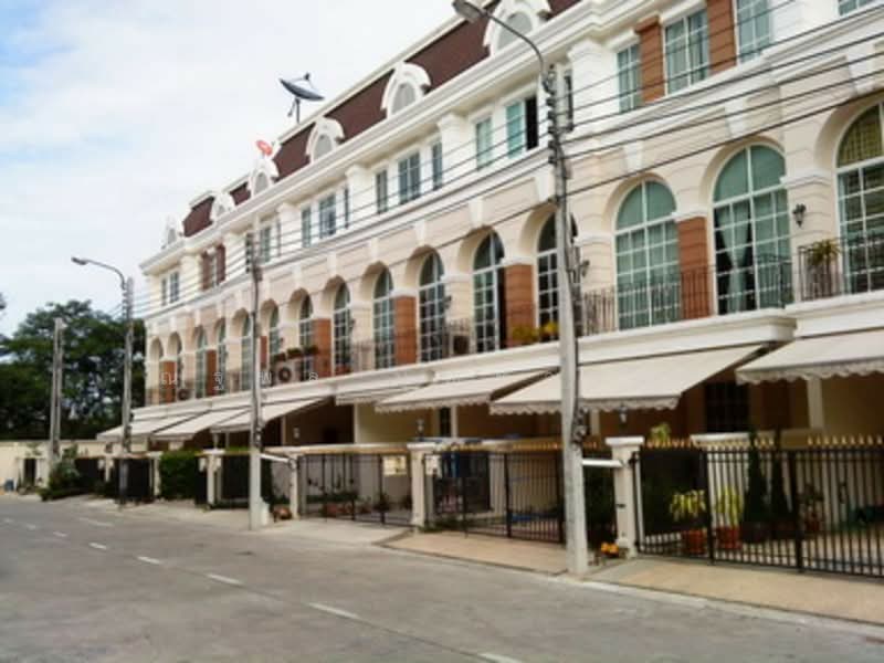 Plus City Park Ekamai-Ramintra, Bangkok, Nuanchan Road, Nuan Chan, Bueng Kum, Bangkok, 3 Bedrooms, 180 sqm, Townhouse For Sale, by ณฐพล บุญทานนท์, 500463749 - DDproperty.com