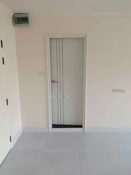 Lumpini Place Narathiwas 24, Bangkok, Sathu Pradit 19 Alley 3, Chong Nonsi, Yan Nawa, Bangkok, 1 Bedroom, 34 sqm, Condo For Sale, by Mint, 500463800 - DDproperty.com
