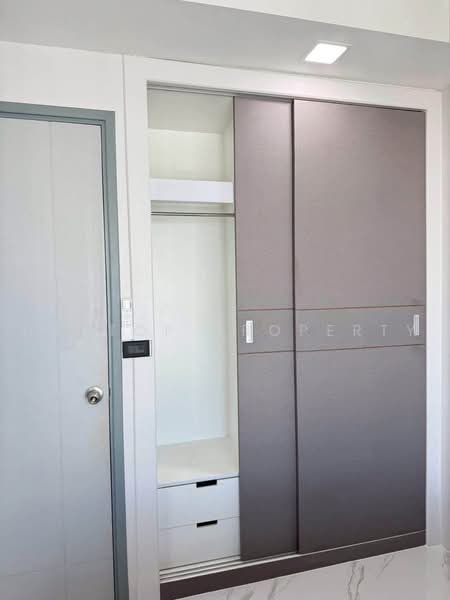 Thru Thonglor, Bangkok, Petchaburi Road, Bang Kapi, Huai Khwang, Bangkok, 1 Bedroom, 37 sqm, Condo For Rent, by Holtop Property, 500463877 - DDproperty.com
