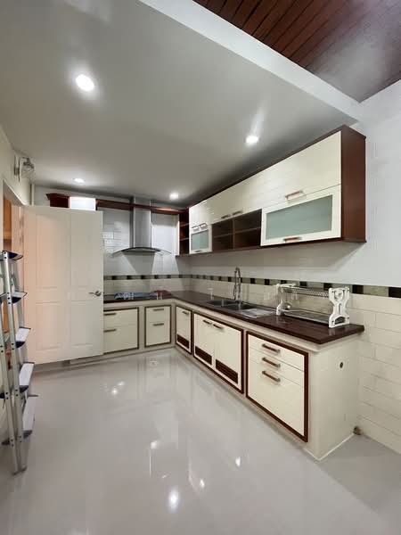 Baan Klang Muang Monte-Carlo, Bangkok, Moobaan Klang Muang Monte-Carlo Road, Ratchavipha, Lat Yao, Chatuchak, Bangkok, 5 Bedrooms, 220 sqm, Townhouse For Sale, by ศุภวัฒน์ ไชยสาร, 500463935 - DDproperty.com