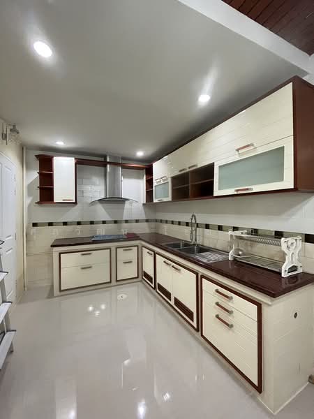 Baan Klang Muang Monte-Carlo, Bangkok, Moobaan Klang Muang Monte-Carlo Road, Ratchavipha, Lat Yao, Chatuchak, Bangkok, 5 Bedrooms, 220 sqm, Townhouse For Sale, by ศุภวัฒน์ ไชยสาร, 500463935 - DDproperty.com
