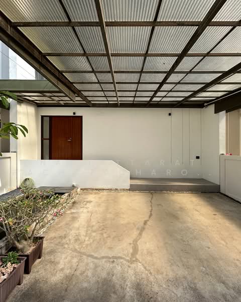 Villa Albero Rama 9 : วิลลา อาเบลโล่ พระราม 9, กรุงเทพ, ถนนกรุงเทพกรีฑา, สะพานสูง, กรุงเทพ, 177 ตร.ม., ทาวน์เฮ้าส์ ขาย, โดย Naphattarat Rachatacharoonrut (NATTY), 500464014 - DDproperty.com