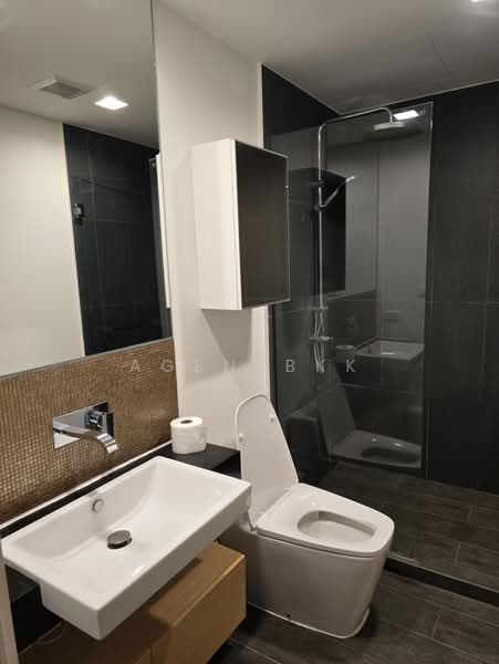 The Lofts Ekkamai, Bangkok, 1415 Sukhumvit Road, Phra Kanong Nua, Watthana, Bangkok, 2 Bedrooms, 90 sqm, Condo For Rent, by Agentbkk, 500464034 - DDproperty.com