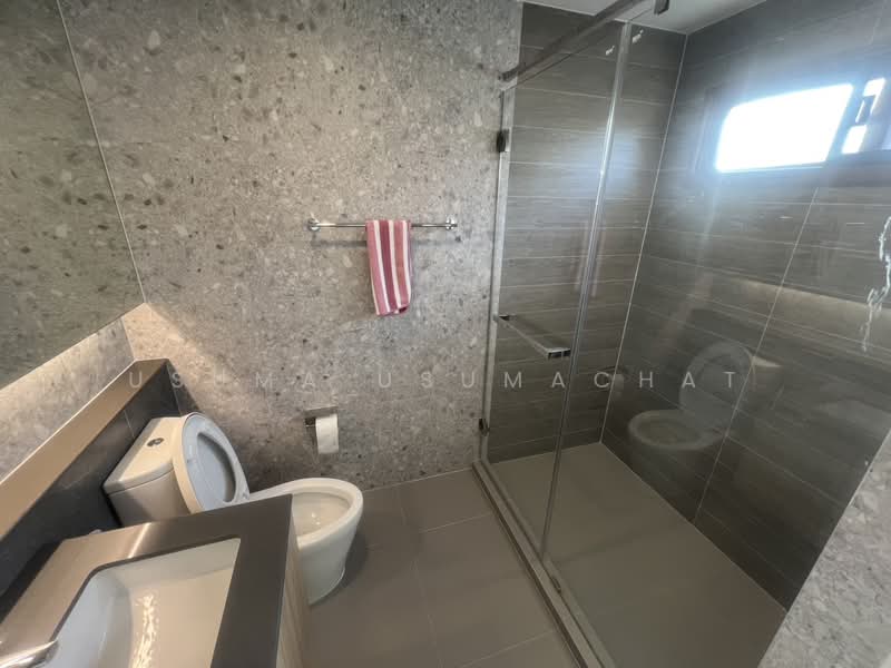 Burasiri Krungthep Kreetha, Bangkok, 95 Soi Pracha Ruam Chai, Hua Mak, Bang Kapi, Bangkok, 4 Bedrooms, 350 sqm, Single Detached House For Sale, by Usuma Usumachat, 500464048 - DDproperty.com